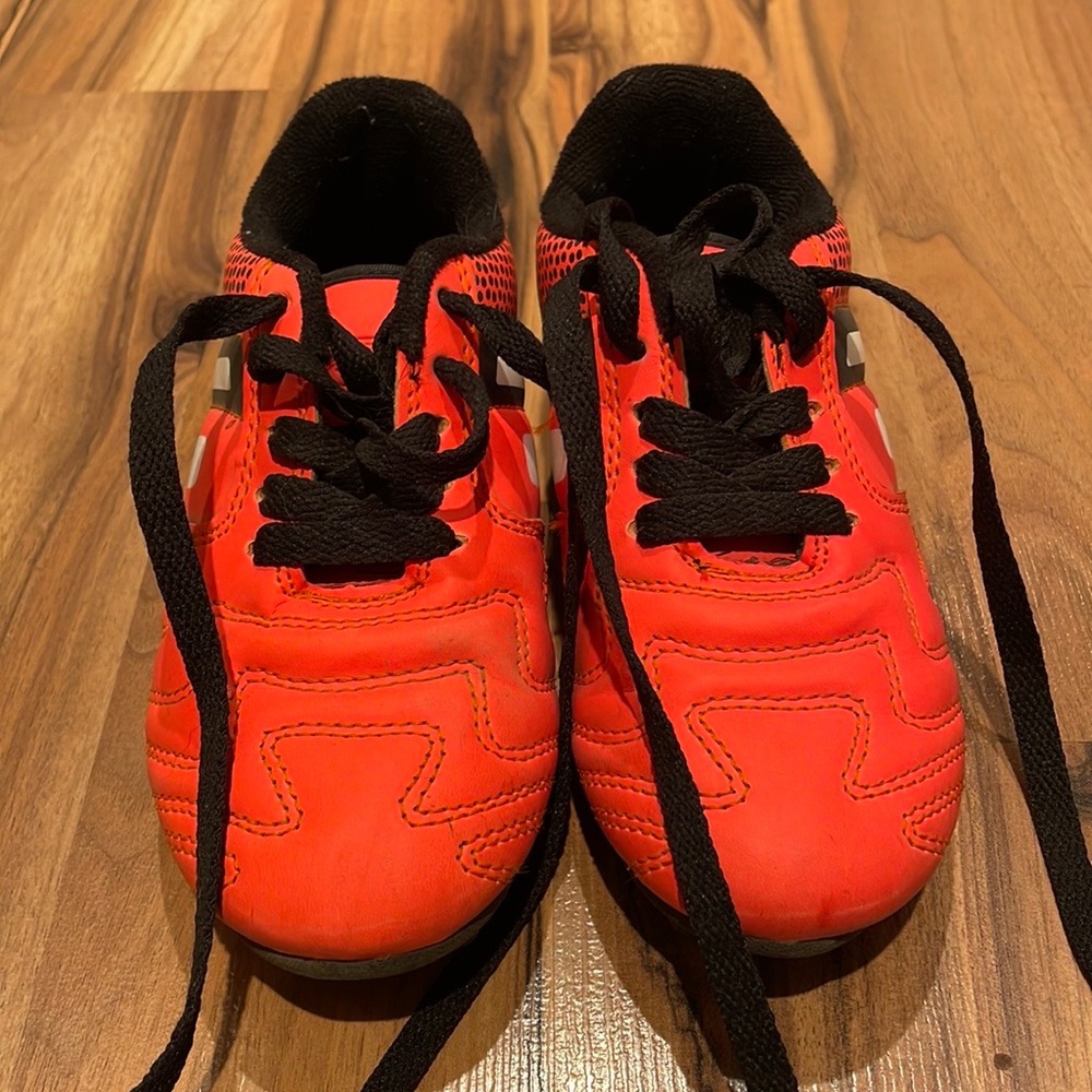 Kids soccer cleats